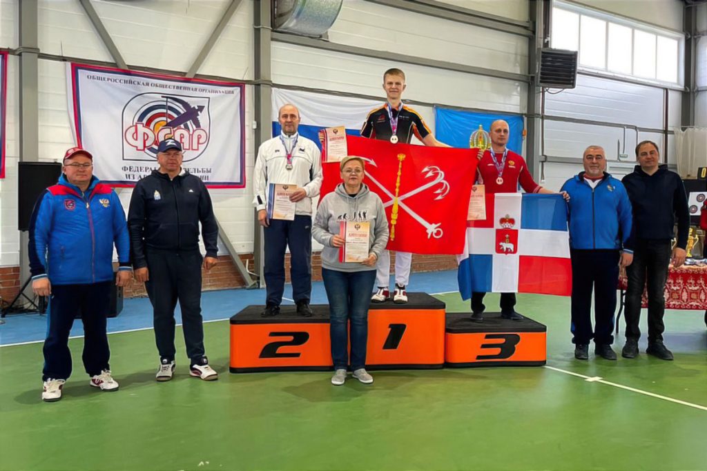 Серебряную и бронзовую медали выиграл Андрей Тертычный на чемпионате России по стрельбе из арбалета