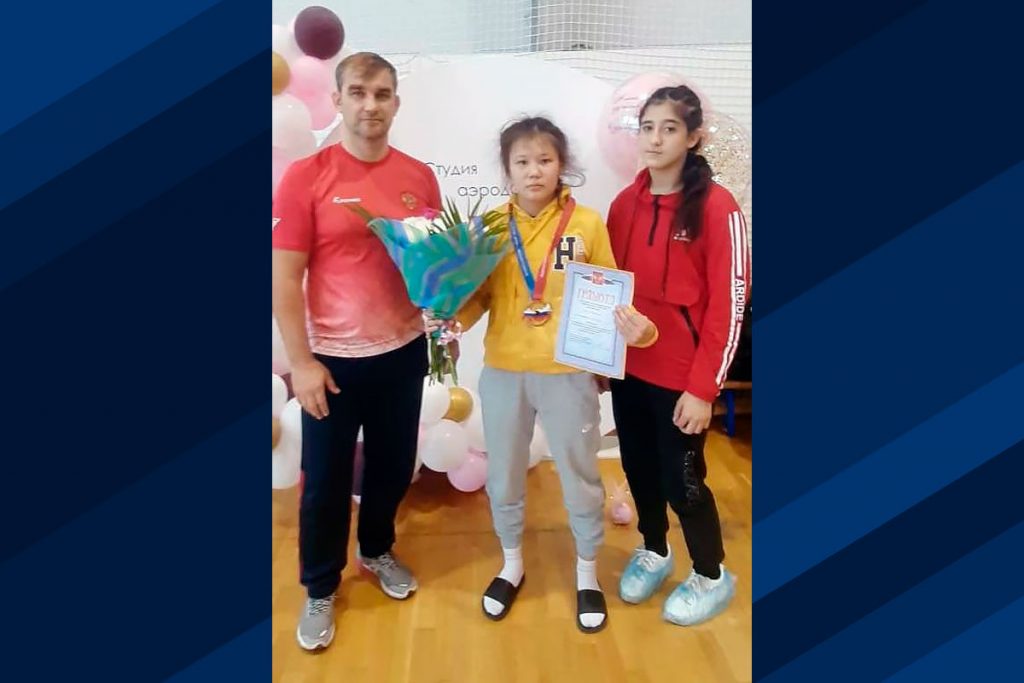 Анита Максимова завоевала бронзовую медаль на всероссийских соревнованиях по вольной борьбе