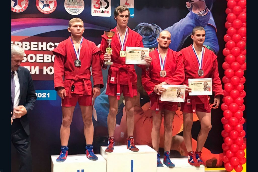 Единоборец Руслан Тарасов стал обладателем бронзовой медали на первенстве России по боевому самбо
