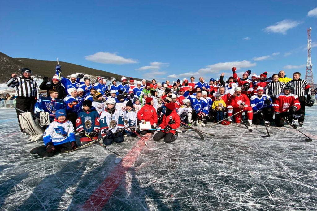 На льду Байкала прошёл звёздный хоккейный матч