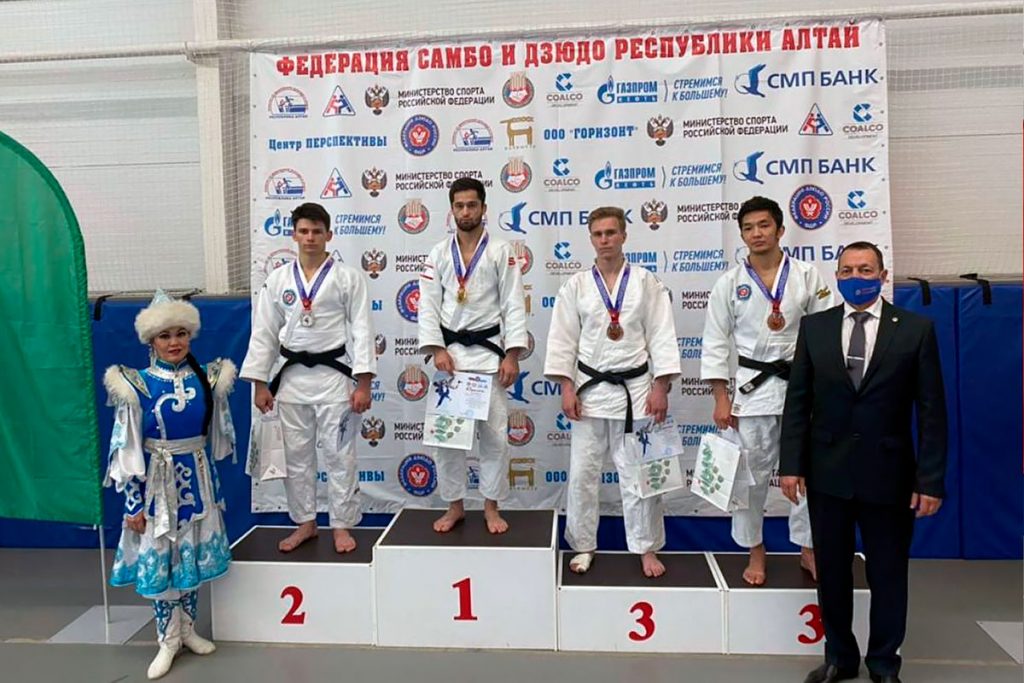 Обид Джебов и Дамир Дугулубгов завоевали две золотые медали на всероссийских соревнованиях в Горно–Алтайске