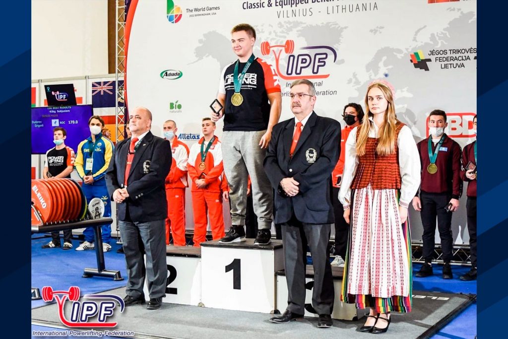 Золотую и серебряную медали завоевали пауэрлифтеры Иркутской области на первенстве мира