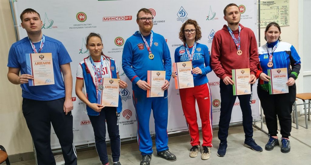 Две золотых медали завоевала Валерия Кладовикова на чемпионате России по пулевой стрельбе