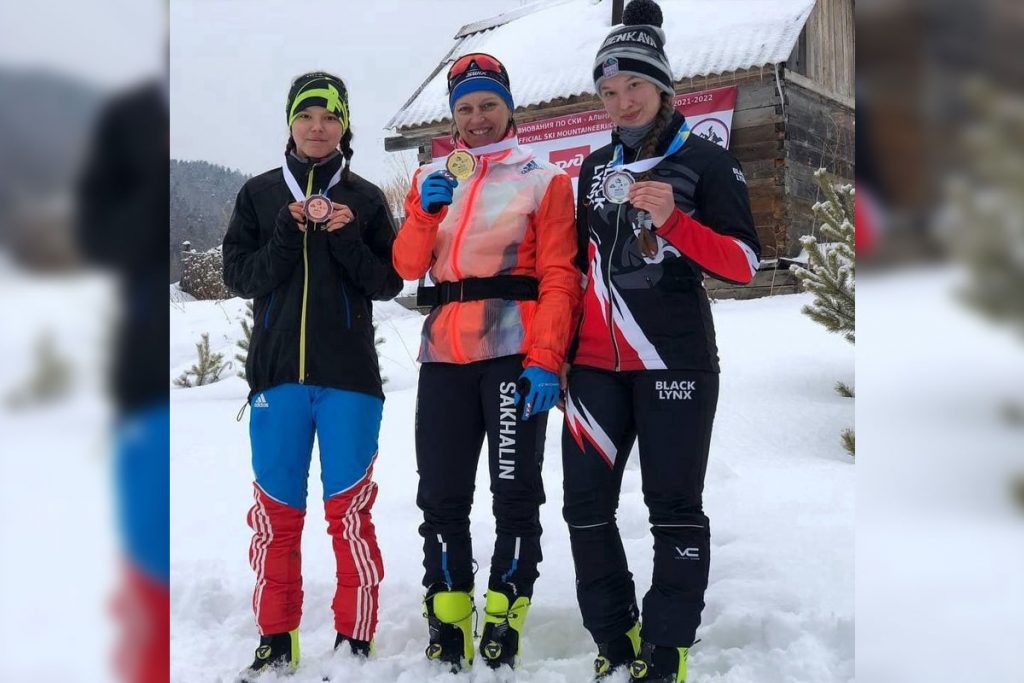 Серебро и бронзу завоевали спортсменки Приангарья на пятом этапе Кубка России по ски-альпинизму