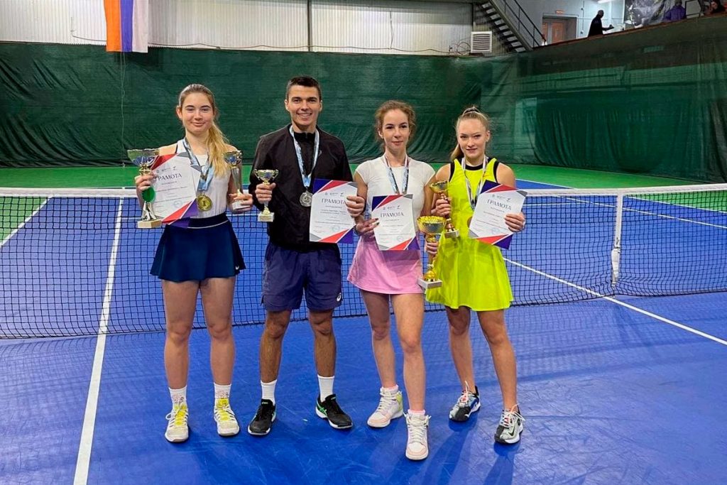 Иркутские теннисисты выиграли четыре медали на чемпионате и первенстве Красноярского края