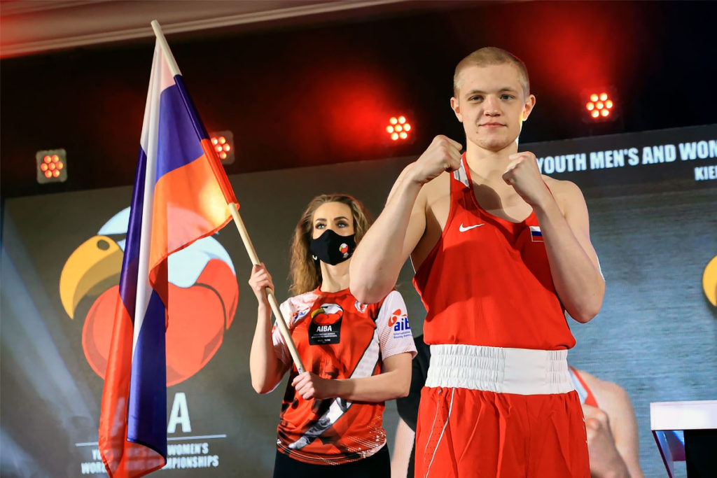 Василий Каверин победил на первенстве мира по боксу в Польше
