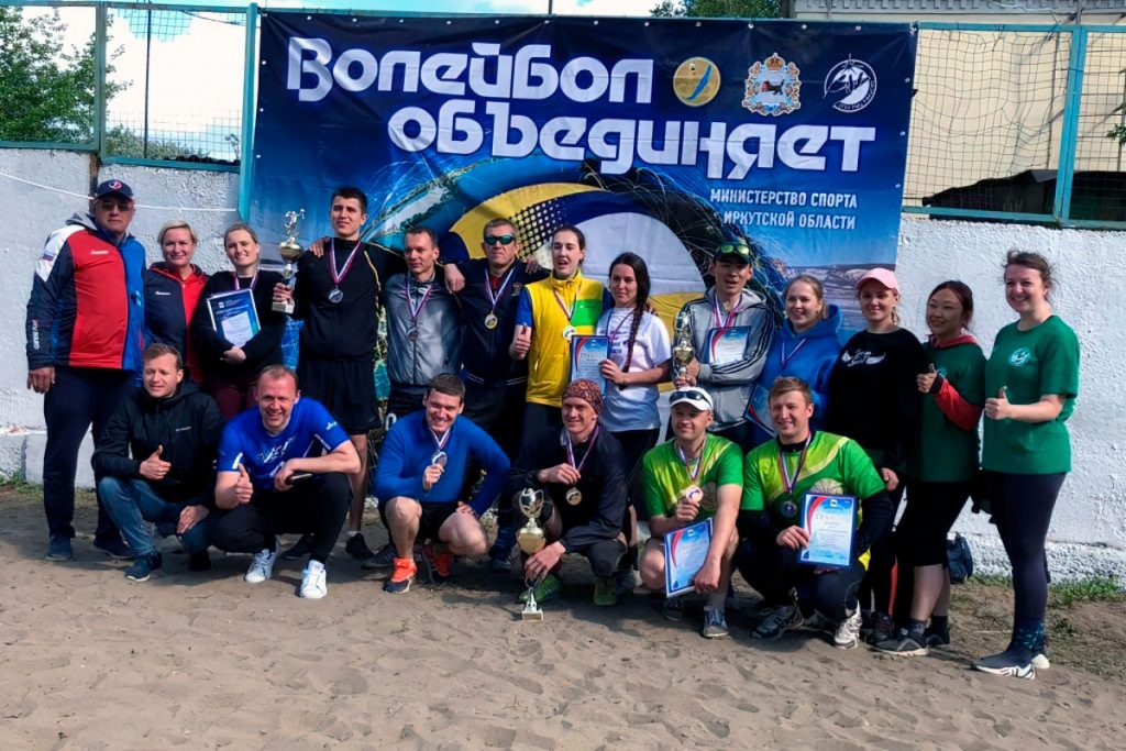 Победителем соревнований по парковому волейболу стала команда областного министерства спорта