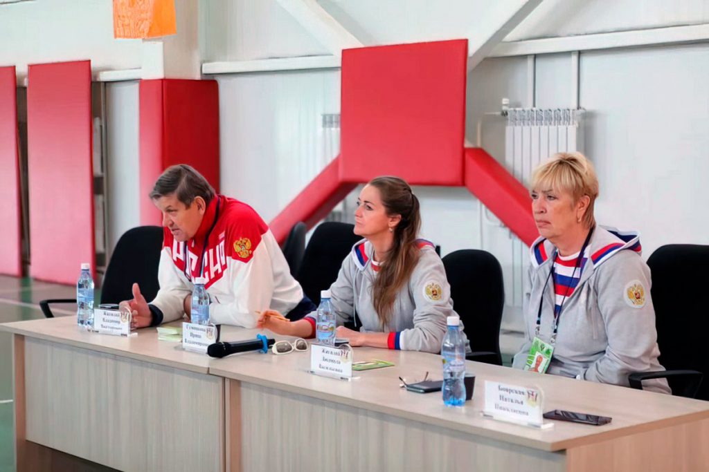 В Иркутске прошла встреча олимпийцев с юными баскетболистами